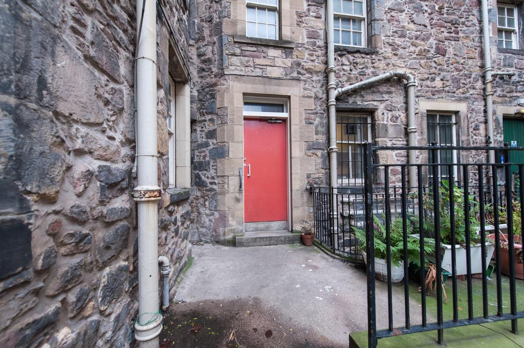 Writers View, Royal Mile Apartment Эдинбург Номер фото